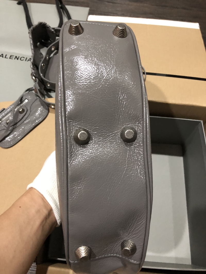 Ba1en*iaga le cagole bags